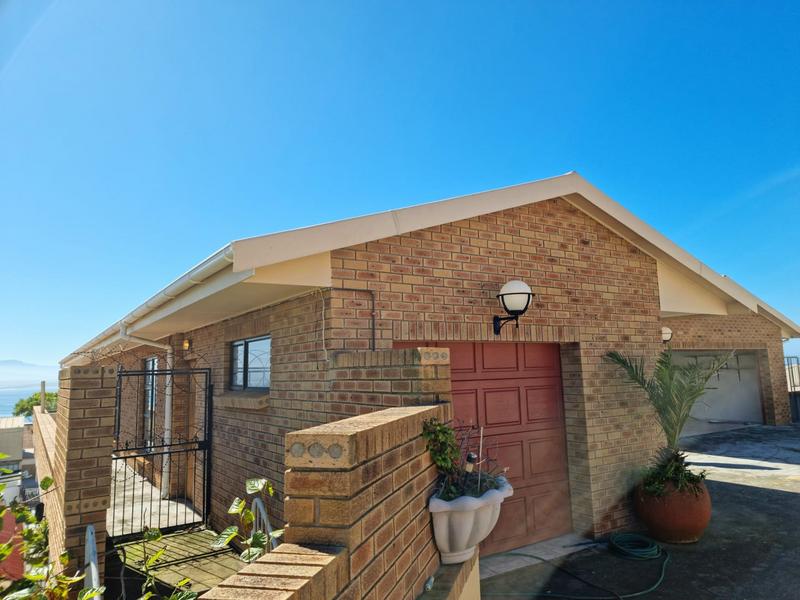 3 Bedroom Property for Sale in Mossel Bay Western Cape